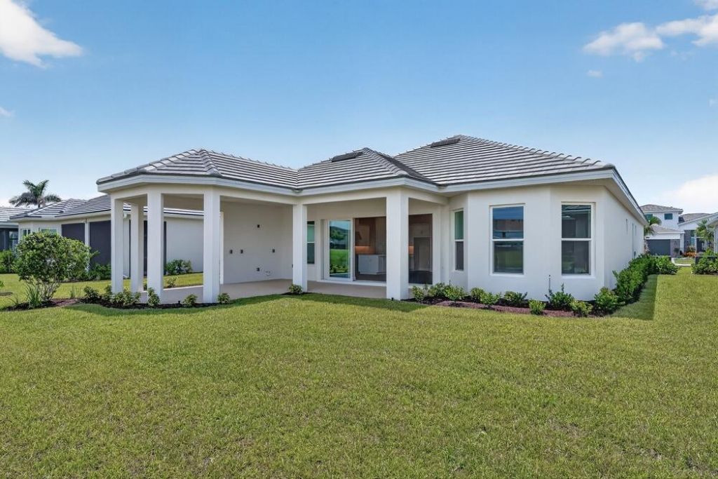13072 SW Shinnecock Drive, Port Saint Lucie, FL 34987 Photo