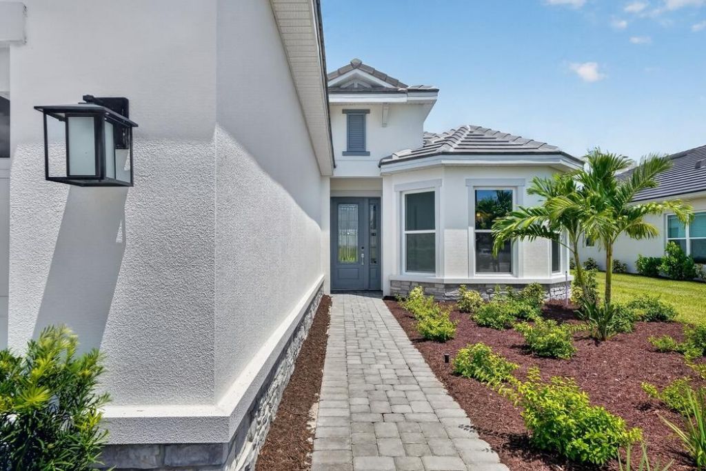 13072 SW Shinnecock Drive, Port Saint Lucie, FL 34987 Photo