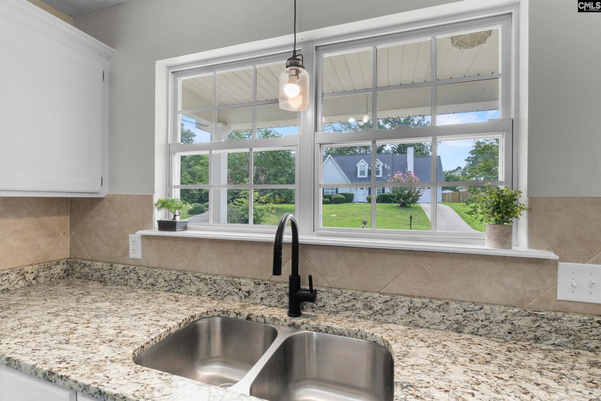 308 Angus Drive  Photo 10