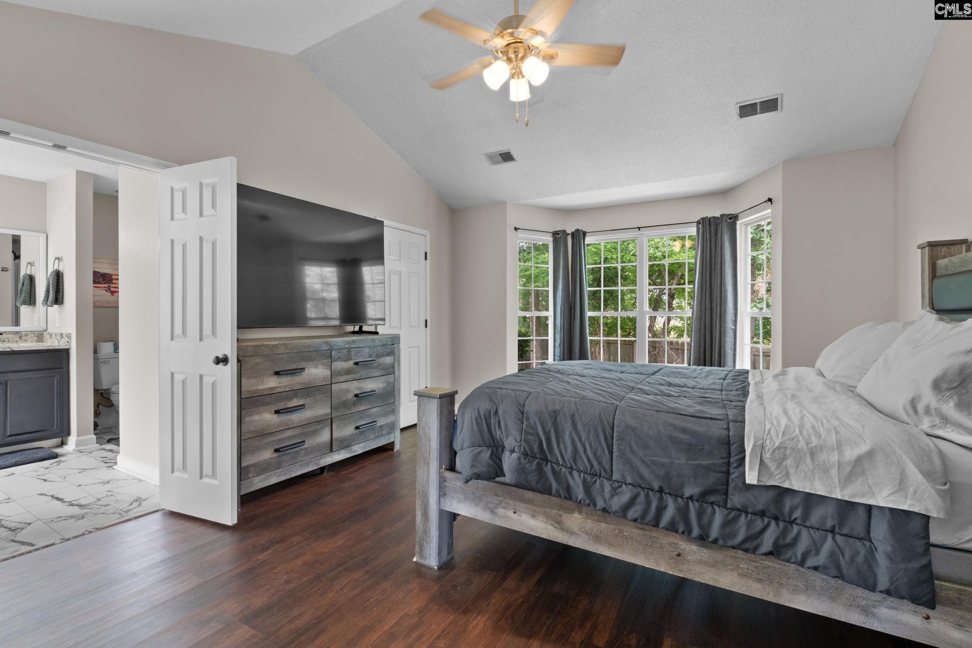 308 Angus Drive  Photo 12