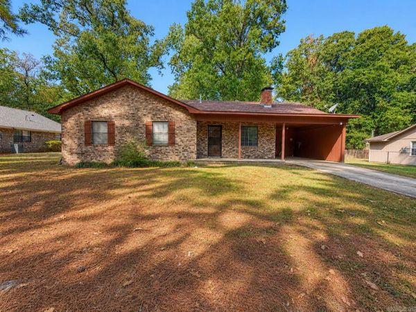 202 Huntington Place , Gurdon, AR 71743