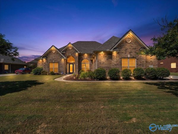 3112 Sandstone Street SE, Owens Cross Roads, AL 35763