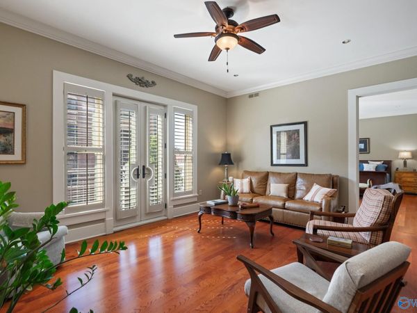301 E Holmes Avenue, Unit 302, Huntsville, AL 35801