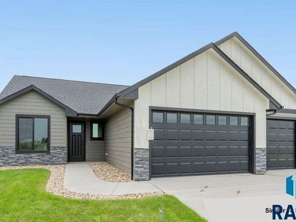 1115 E Wayne Pl, Tea, SD 57064