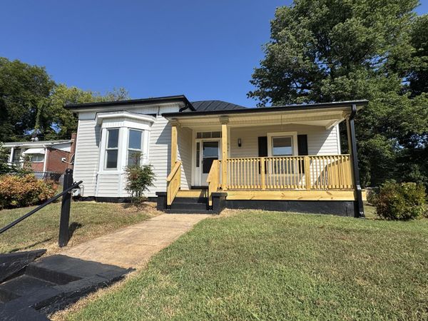 934 Colquhoun ST , Danville, VA 24541