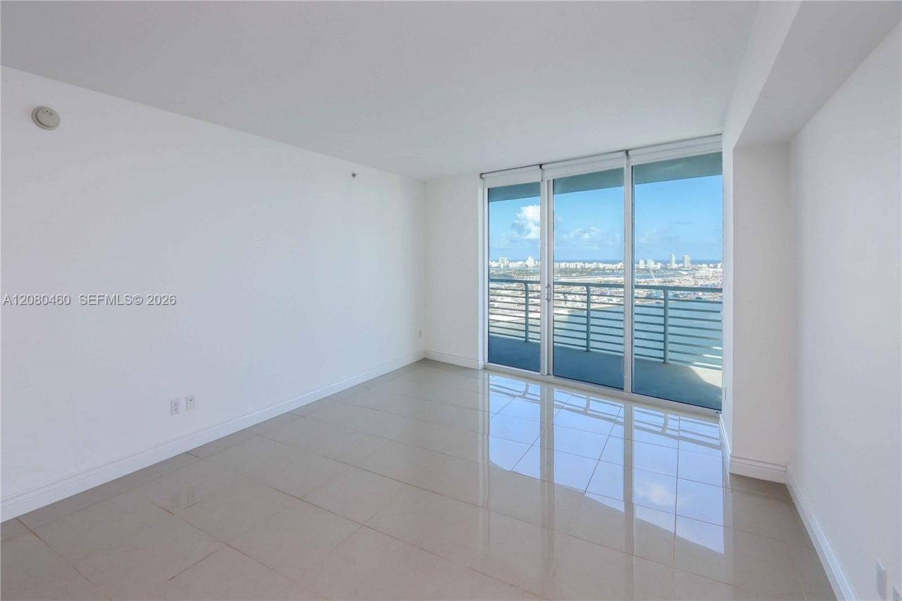 335 S Biscayne Blvd, Unit 3709, Miami, FL 33131 Photo