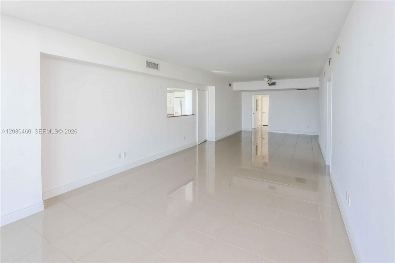 335 S Biscayne Blvd, Unit 3709, Miami, FL 33131 Photo