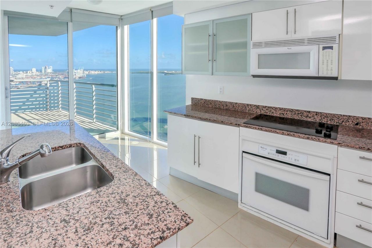 335 S Biscayne Blvd, Unit 3709, Miami, FL 33131 Photo