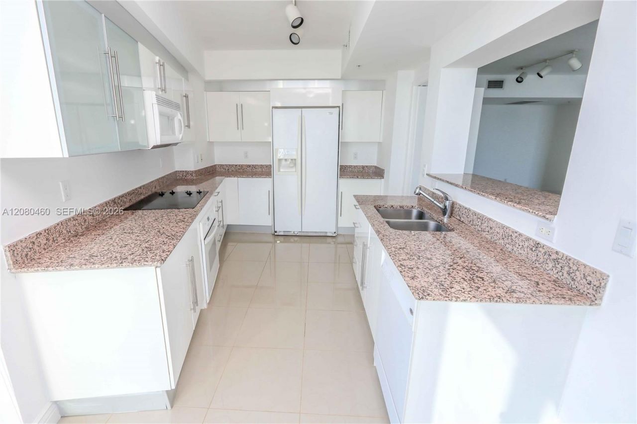 335 S Biscayne Blvd, Unit 3709, Miami, FL 33131 Photo