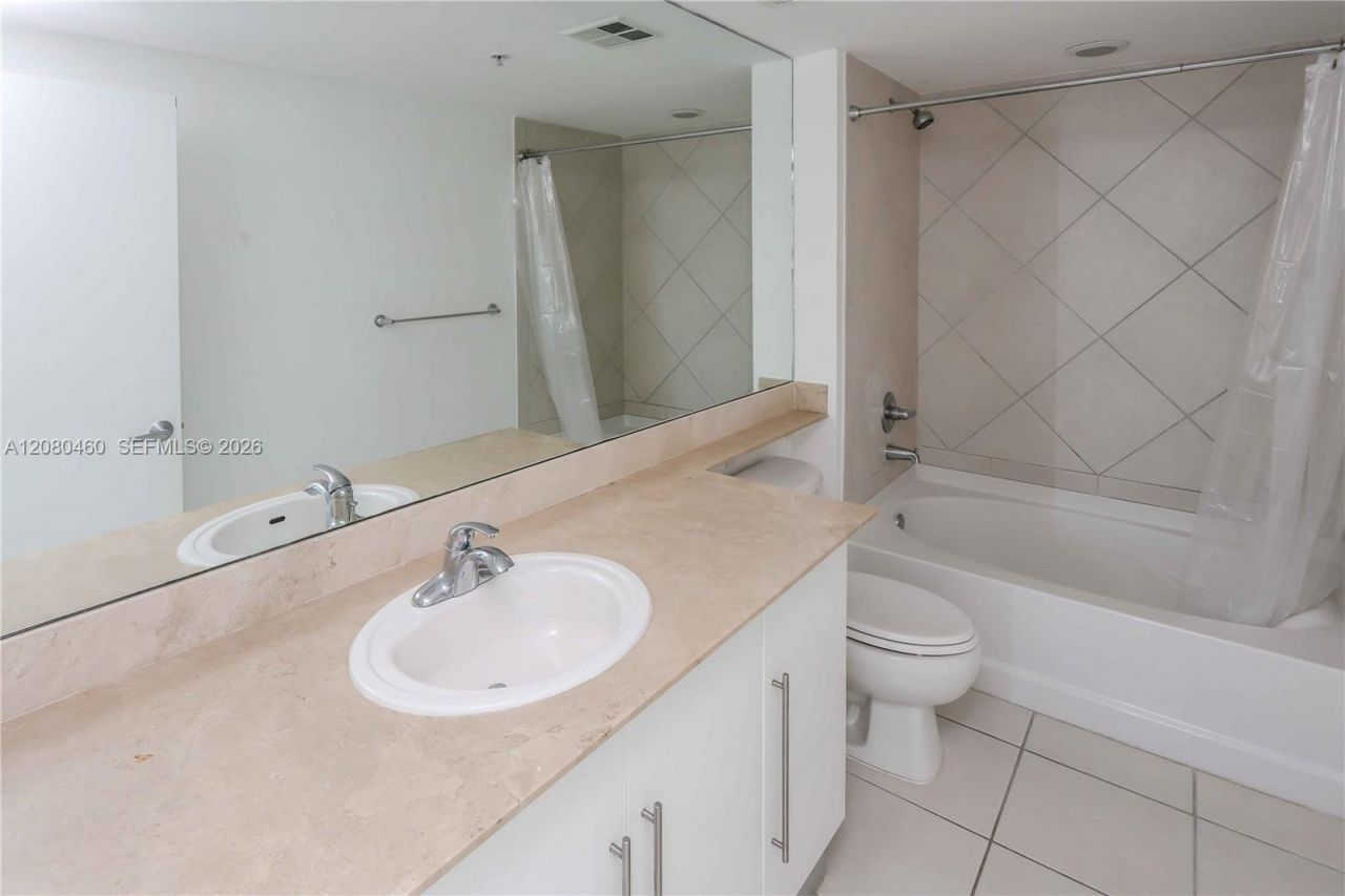 335 S Biscayne Blvd, Unit 3709, Miami, FL 33131 Photo