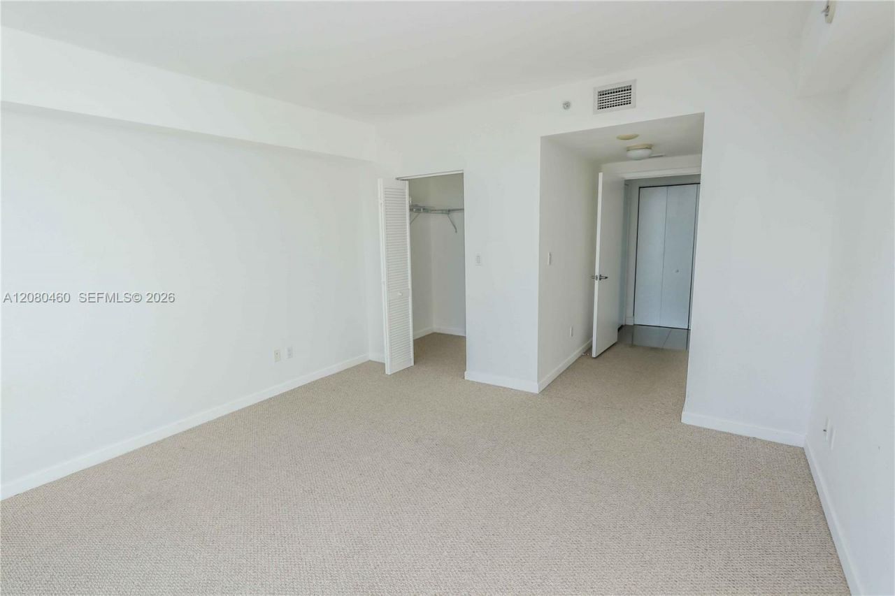 335 S Biscayne Blvd, Unit 3709, Miami, FL 33131 Photo