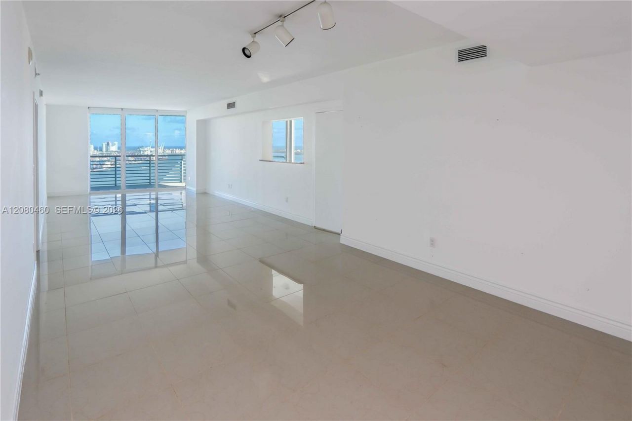 335 S Biscayne Blvd, Unit 3709, Miami, FL 33131 Photo