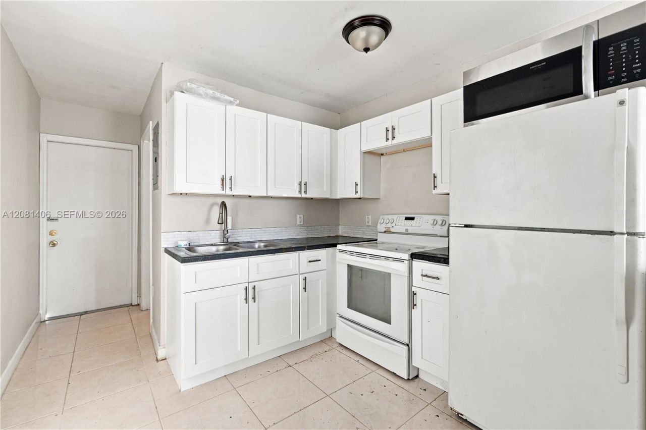 2031-2040 Wright , Fort Myers, FL 33916 Photo