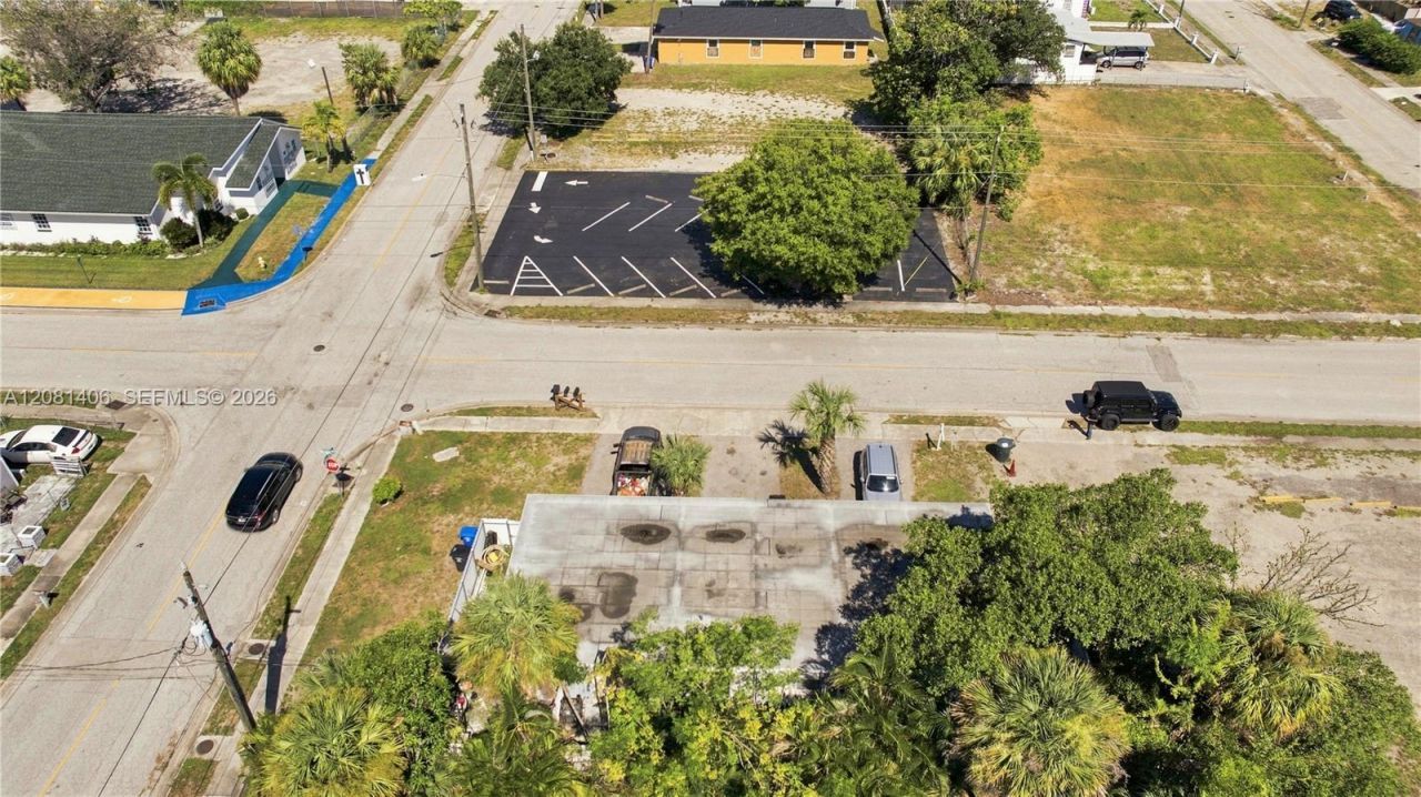 2031-2040 Wright , Fort Myers, FL 33916 Photo
