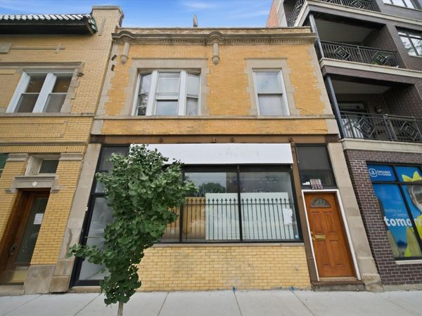 2930 N Milwaukee Avenue, Chicago, IL 60647