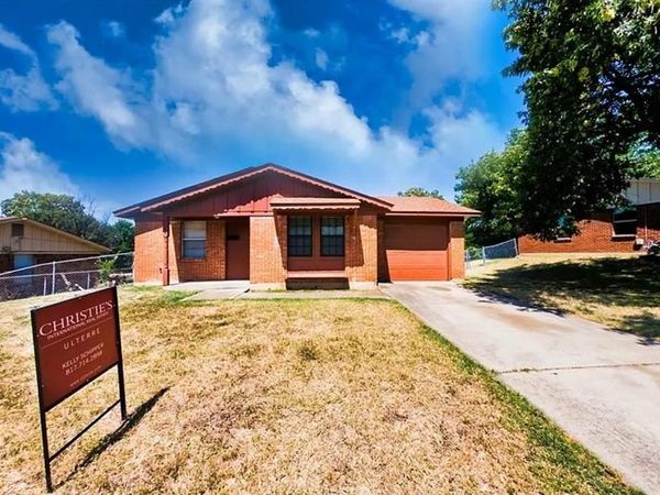 6303 Basswood Drive , Fort Worth, TX 76135