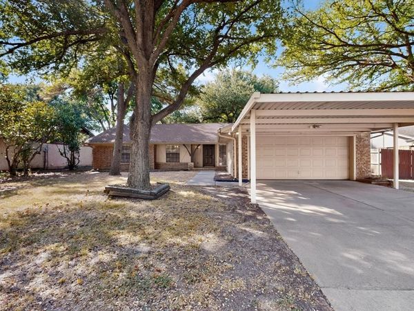 1020 Almond Drive, Mansfield, TX 76063