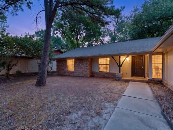 1020 Almond Drive, Mansfield, TX 76063