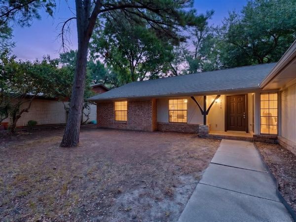 1020 Almond Drive, Mansfield, TX 76063