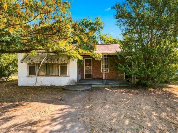 915 DAWSON Street , Waco, TX 76704