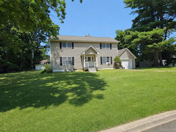 21 Sailer Street , Saint James, NY 11780