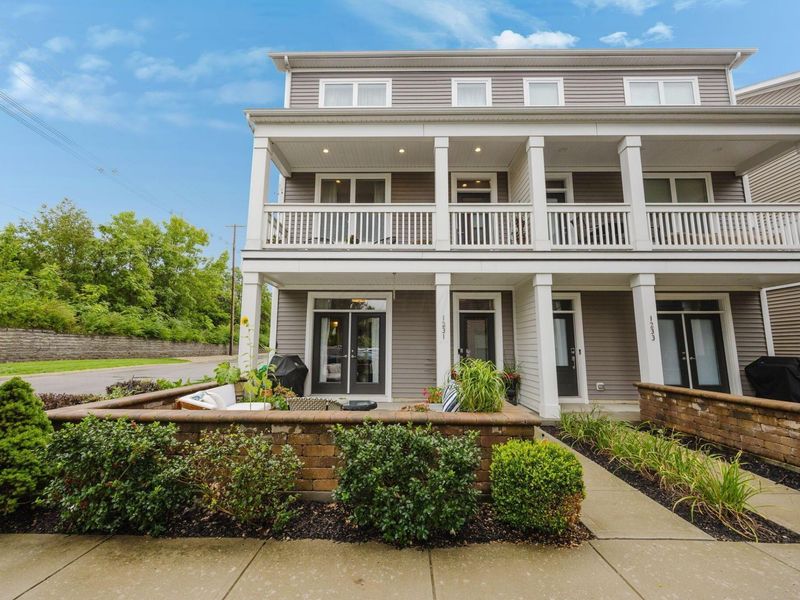 1231 Cromartie Lane, Unit Y, Columbus, OH 43201 Photo 1