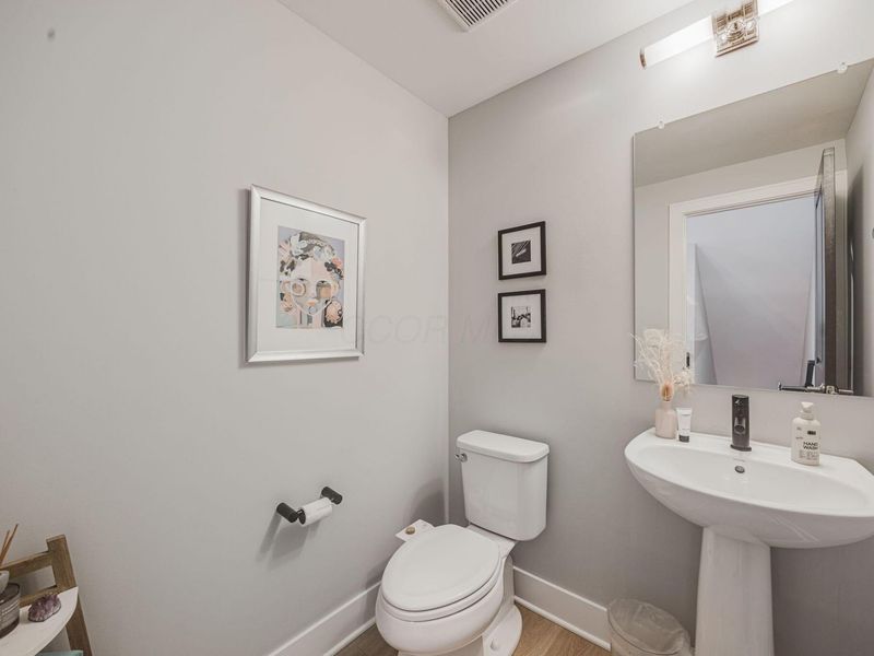 1231 Cromartie Lane, Unit Y, Columbus, OH 43201 Photo 13