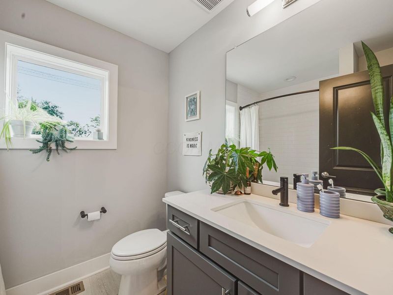 1231 Cromartie Lane, Unit Y, Columbus, OH 43201 Photo 21