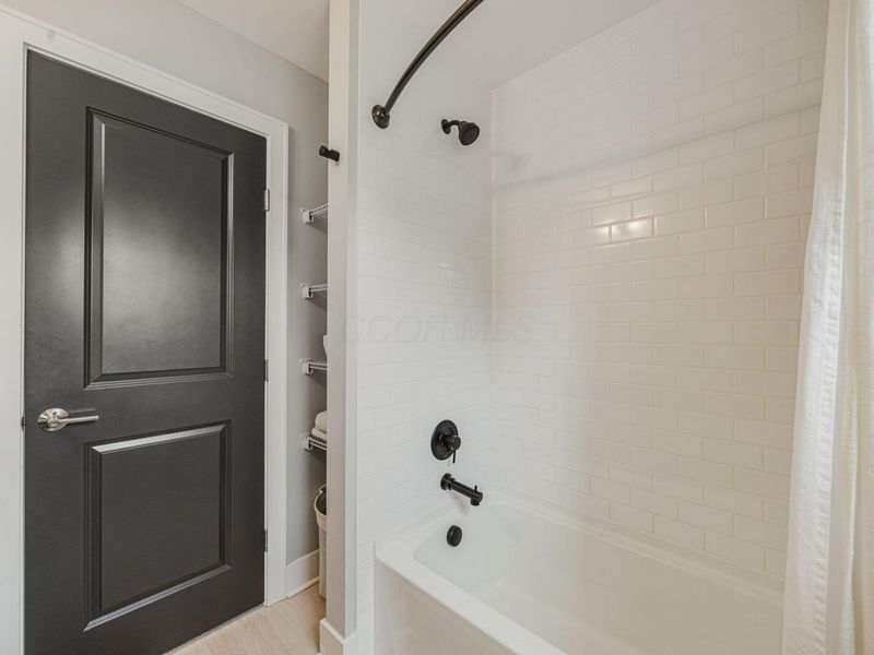 1231 Cromartie Lane, Unit Y, Columbus, OH 43201 Photo 22