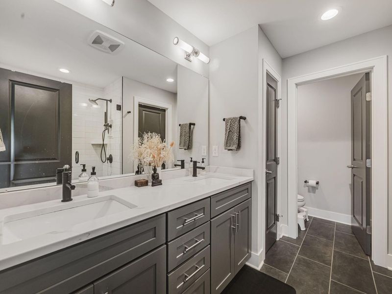1231 Cromartie Lane, Unit Y, Columbus, OH 43201 Photo 26