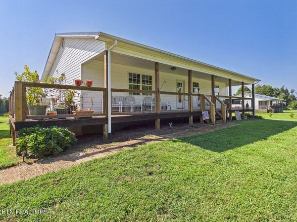 176 Pleasant Drive, Madisonville, TN 37354