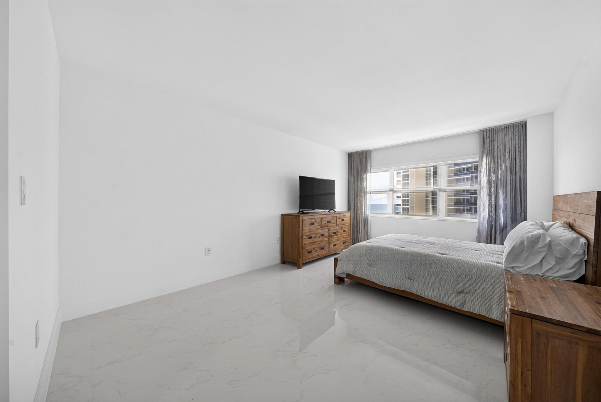 3400 Galt Ocean Drive, Unit 606S, Fort Lauderdale, FL 33308 Photo