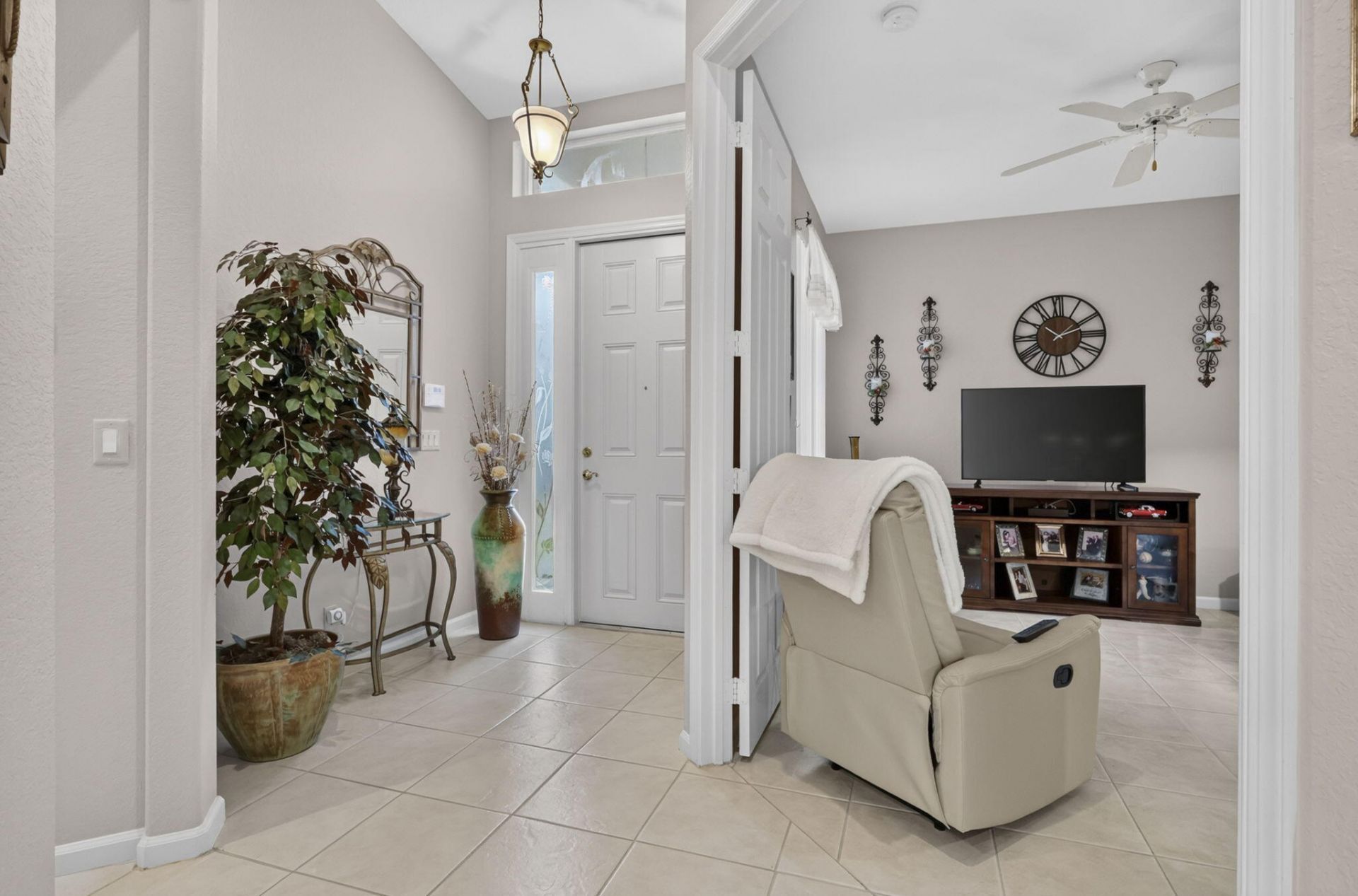 2260 Sapphire Circle, West Palm Beach, FL 33411 Photo