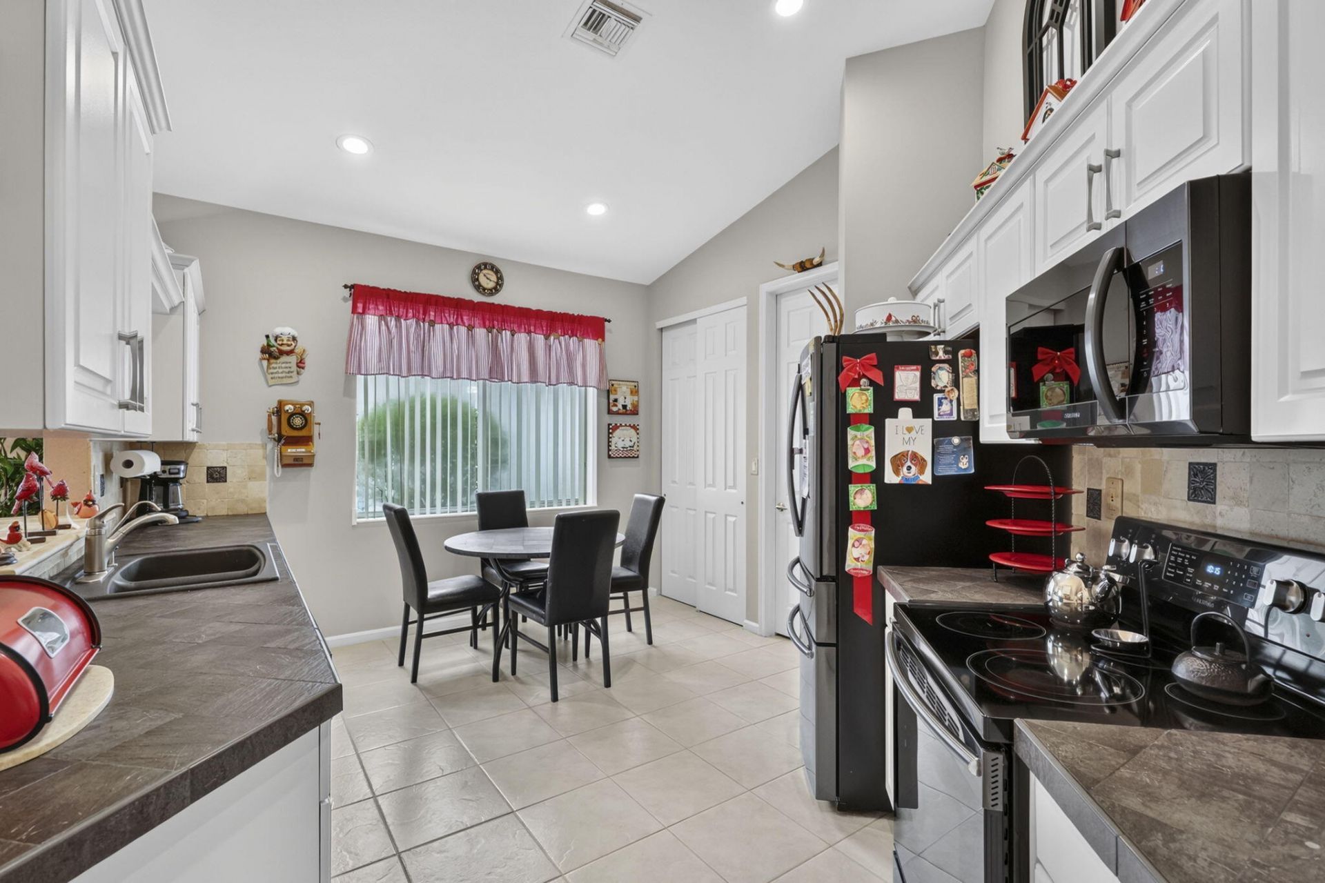 2260 Sapphire Circle, West Palm Beach, FL 33411 Photo
