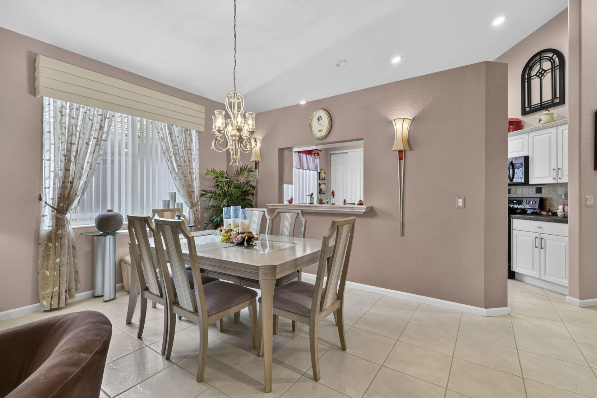 2260 Sapphire Circle, West Palm Beach, FL 33411 Photo
