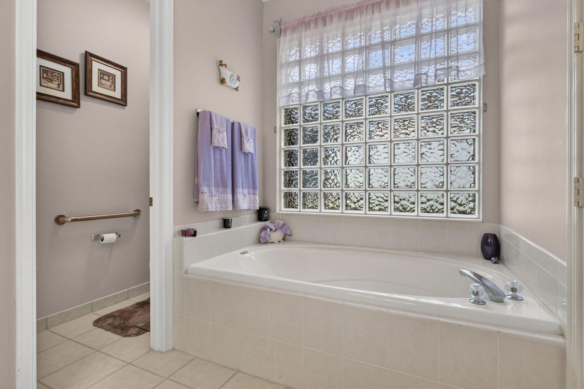 2260 Sapphire Circle, West Palm Beach, FL 33411 Photo