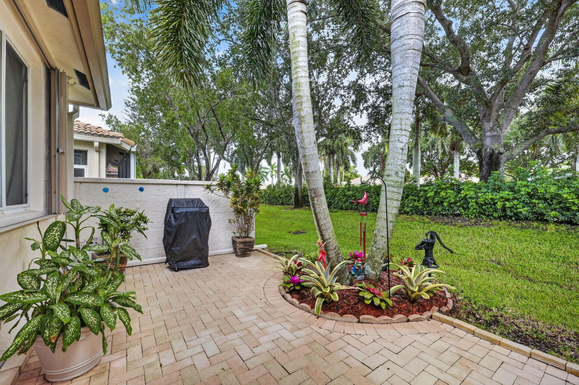 2260 Sapphire Circle, West Palm Beach, FL 33411 Photo