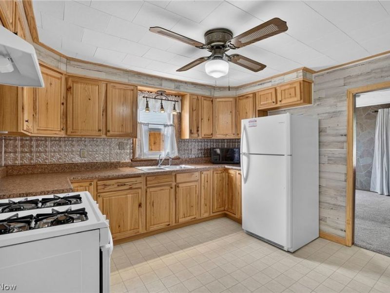 205 Leatherwood Street, Cambridge, OH 43725 Photo 12