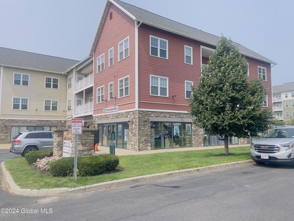 9 Hampstead Place, Unit 101, Saratoga Springs, NY 12866