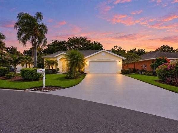1896 Piccadilly Circus, NAPLES, FL 34112