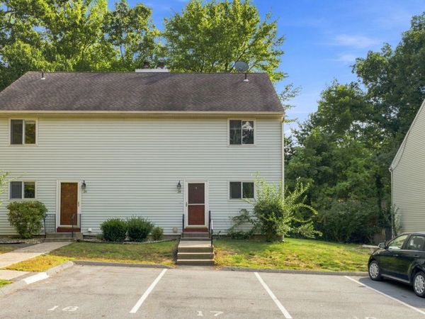 28 Larkspur , Unit 28, Cromwell, CT 06416
