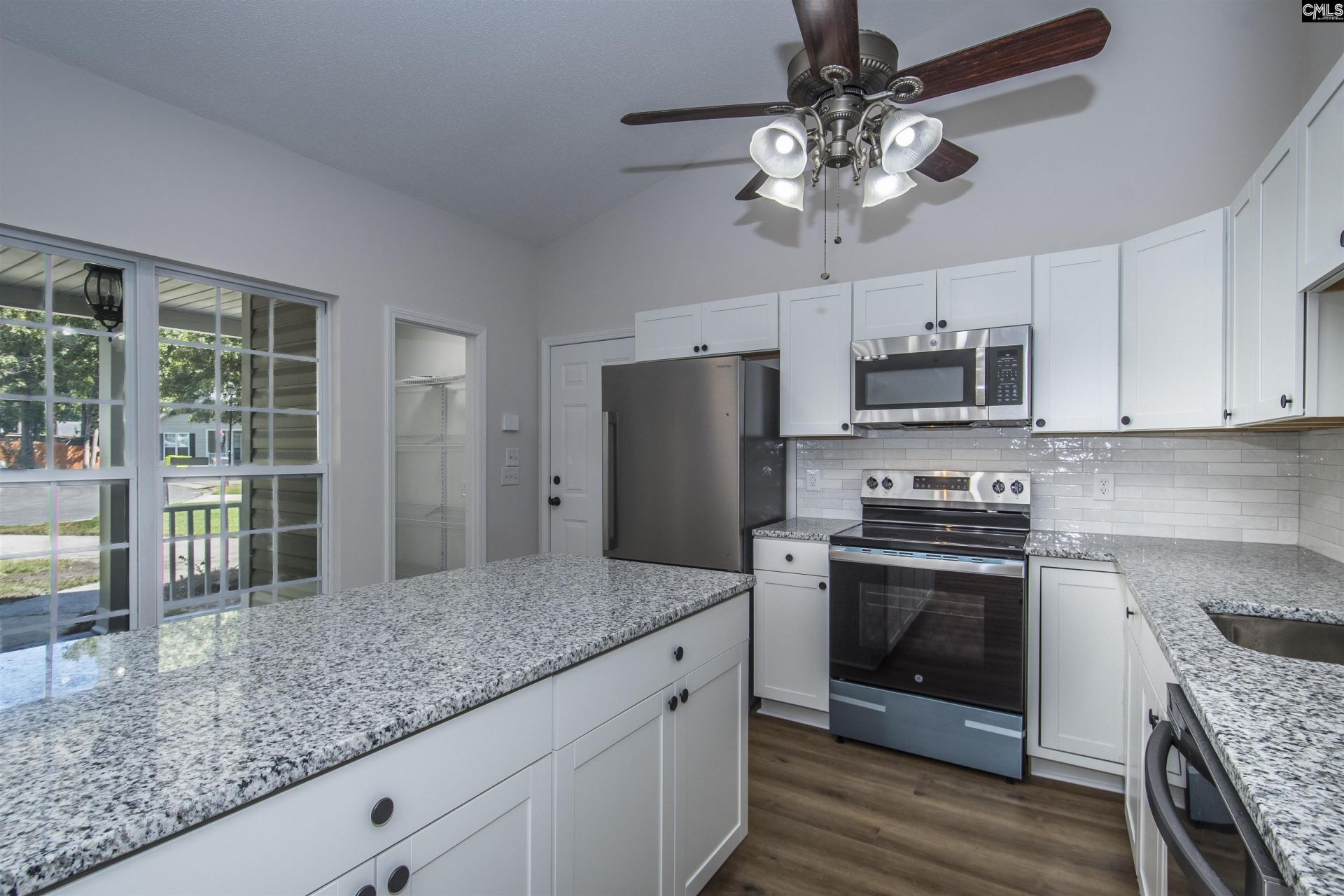 11 Cambridge Oaks Court  Photo 18