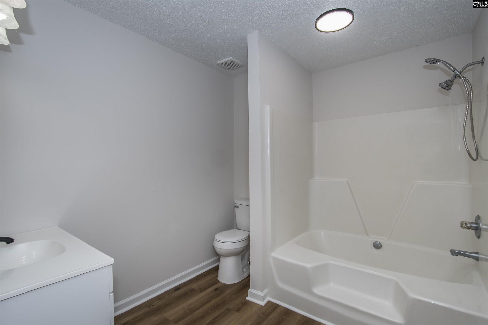 11 Cambridge Oaks Court  Photo 36