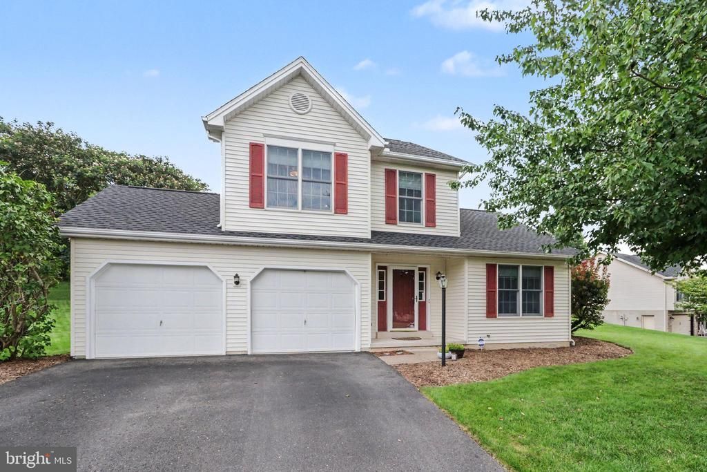 106 GREENWOOD LANE , MILLERSTOWN, PA 17062