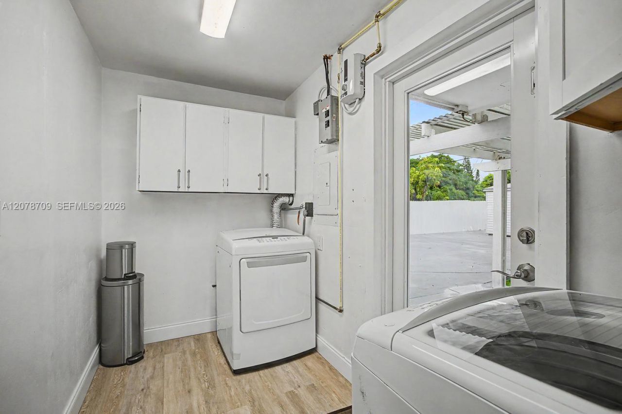 9541 SW 165th St , Miami, FL 33157 Photo