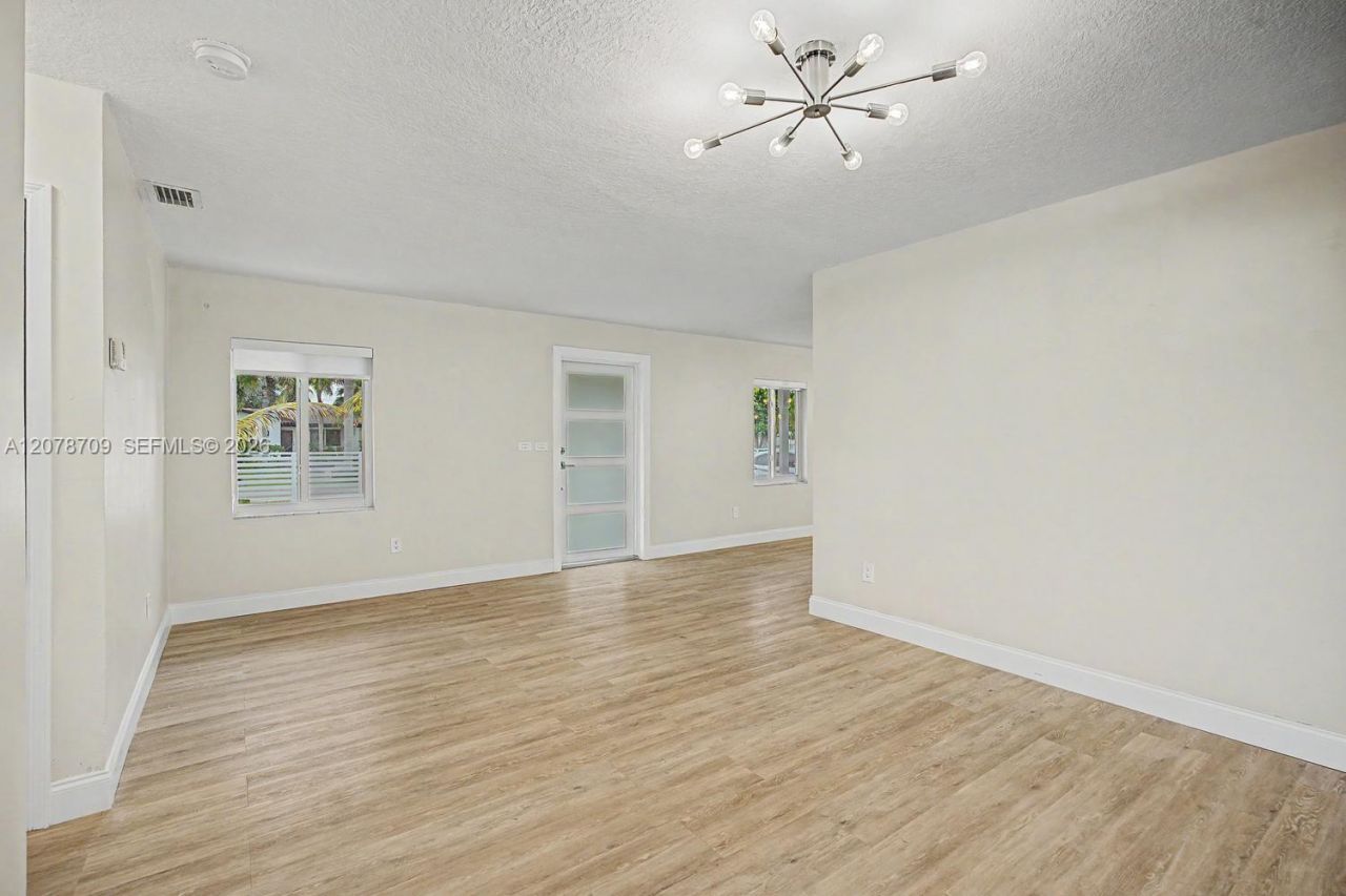 9541 SW 165th St , Miami, FL 33157 Photo