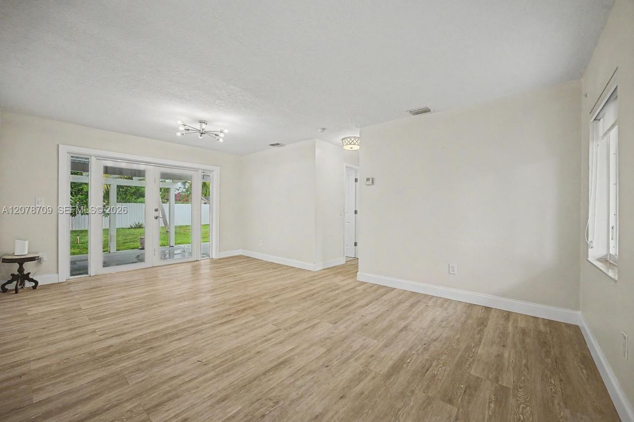 9541 SW 165th St , Miami, FL 33157 Photo