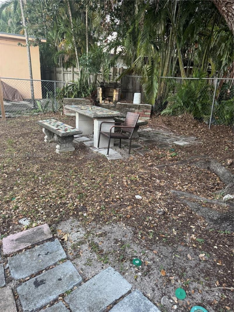 3271 (rear Studio) NW 15th St, Miami, FL 33125 Photo