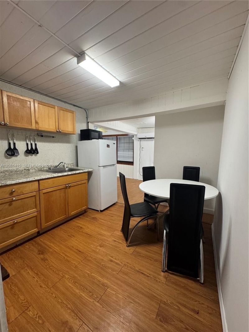 3271 (rear Studio) NW 15th St, Miami, FL 33125 Photo