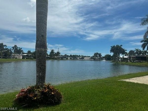 1137 Diamond Lake CIR, NAPLES, FL 34114